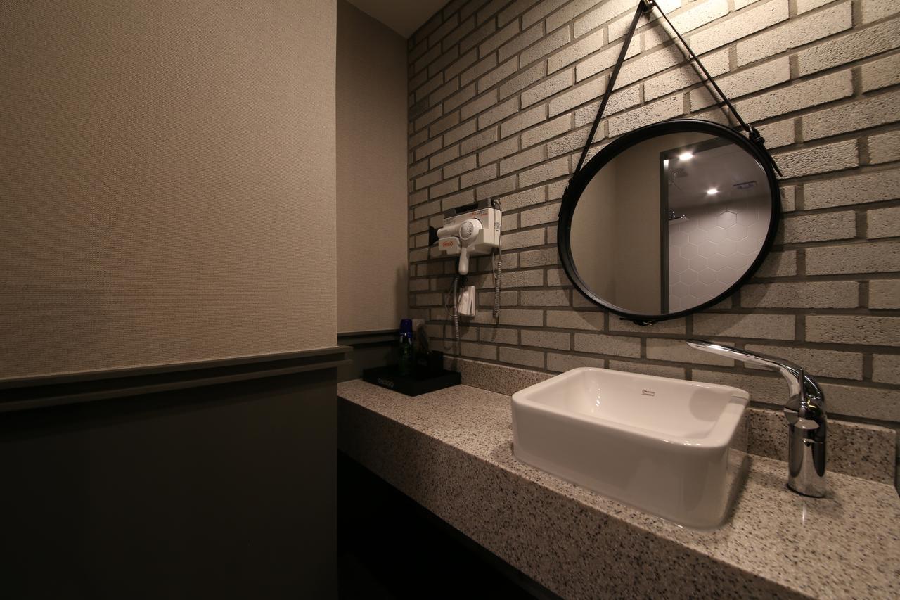 Hotel Chicago Changwon Zewnętrze zdjęcie